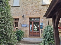 44: 120240628_195215_1920